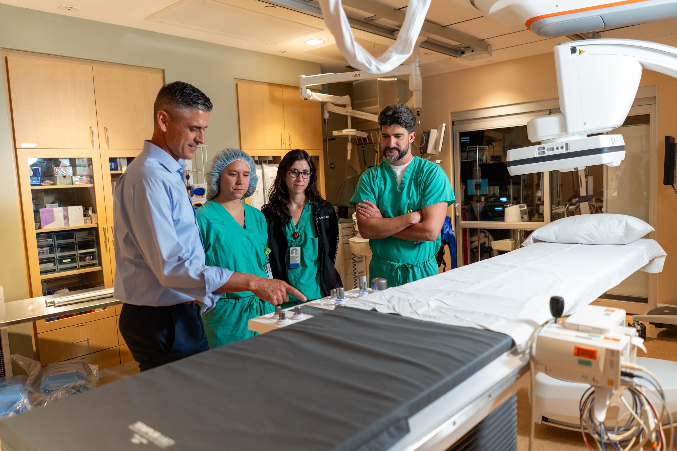 Product demo between Centella's sales person and surgeon